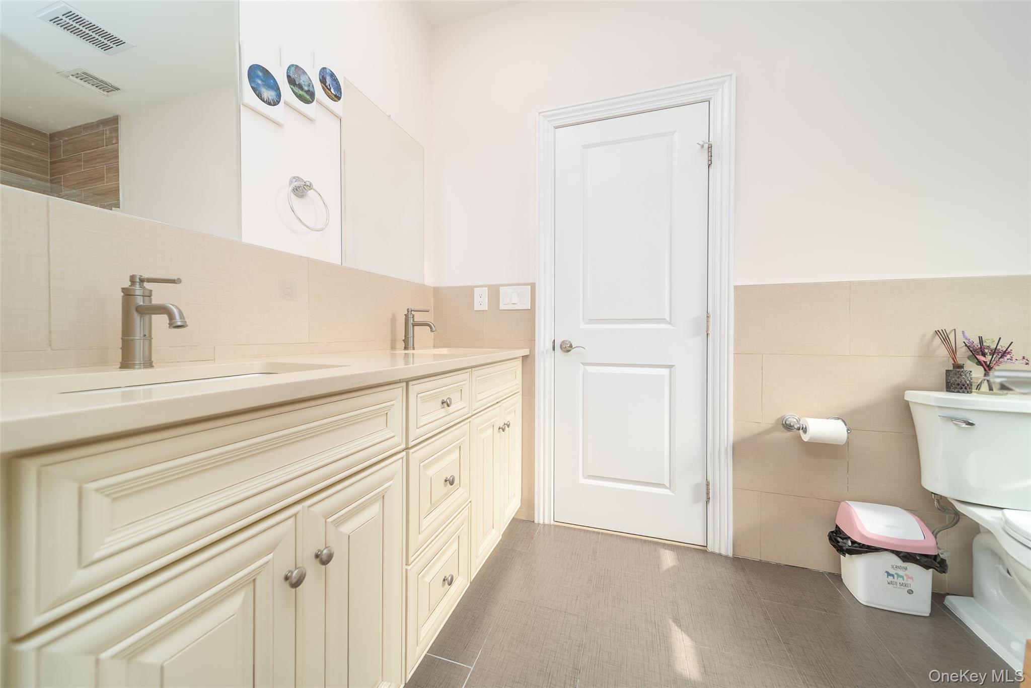 #13 photo, 157 Evans Avenue, Albertson , NY 11507