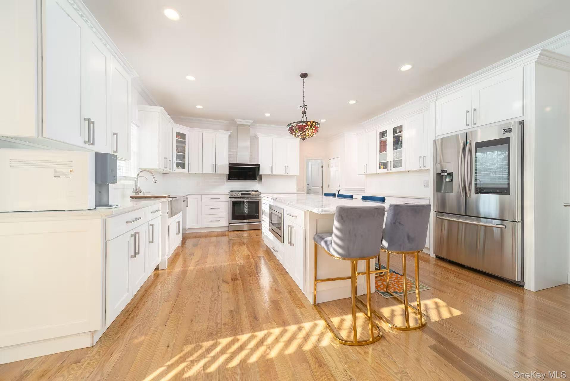 #4 photo, 157 Evans Avenue, Albertson , NY 11507