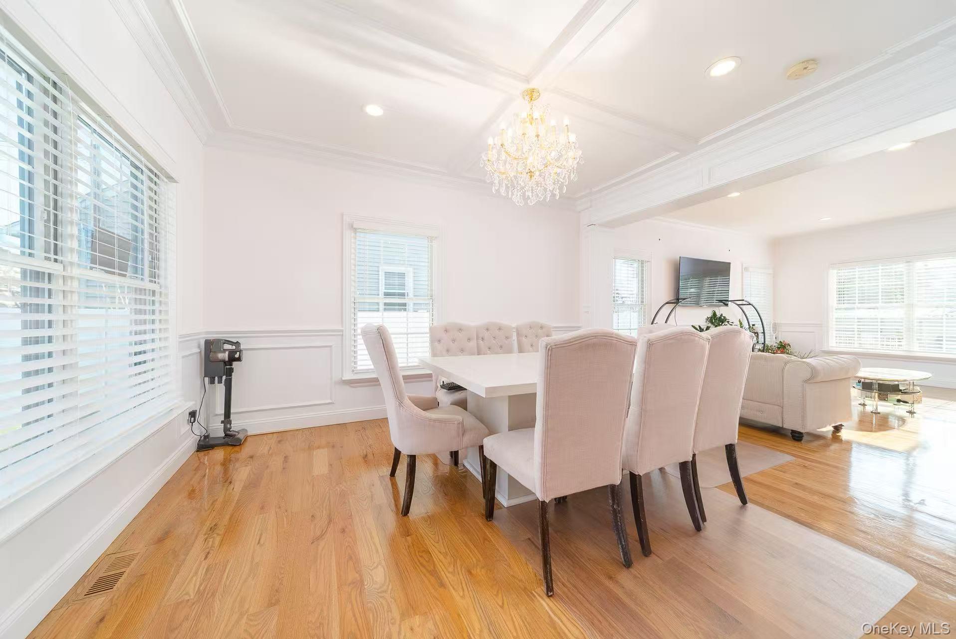 #5 photo, 157 Evans Avenue, Albertson , NY 11507