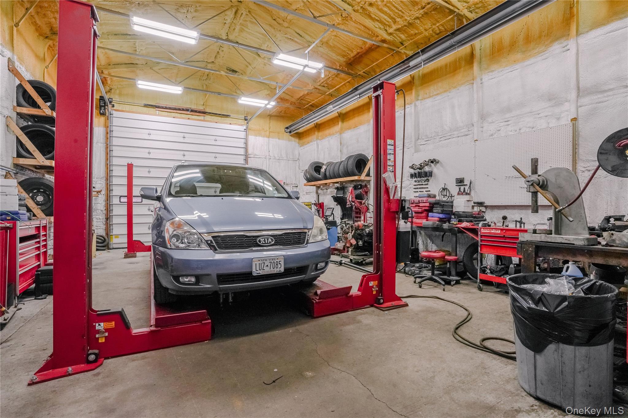 #12 photo, 334 Broadway, Kingston , NY 12401