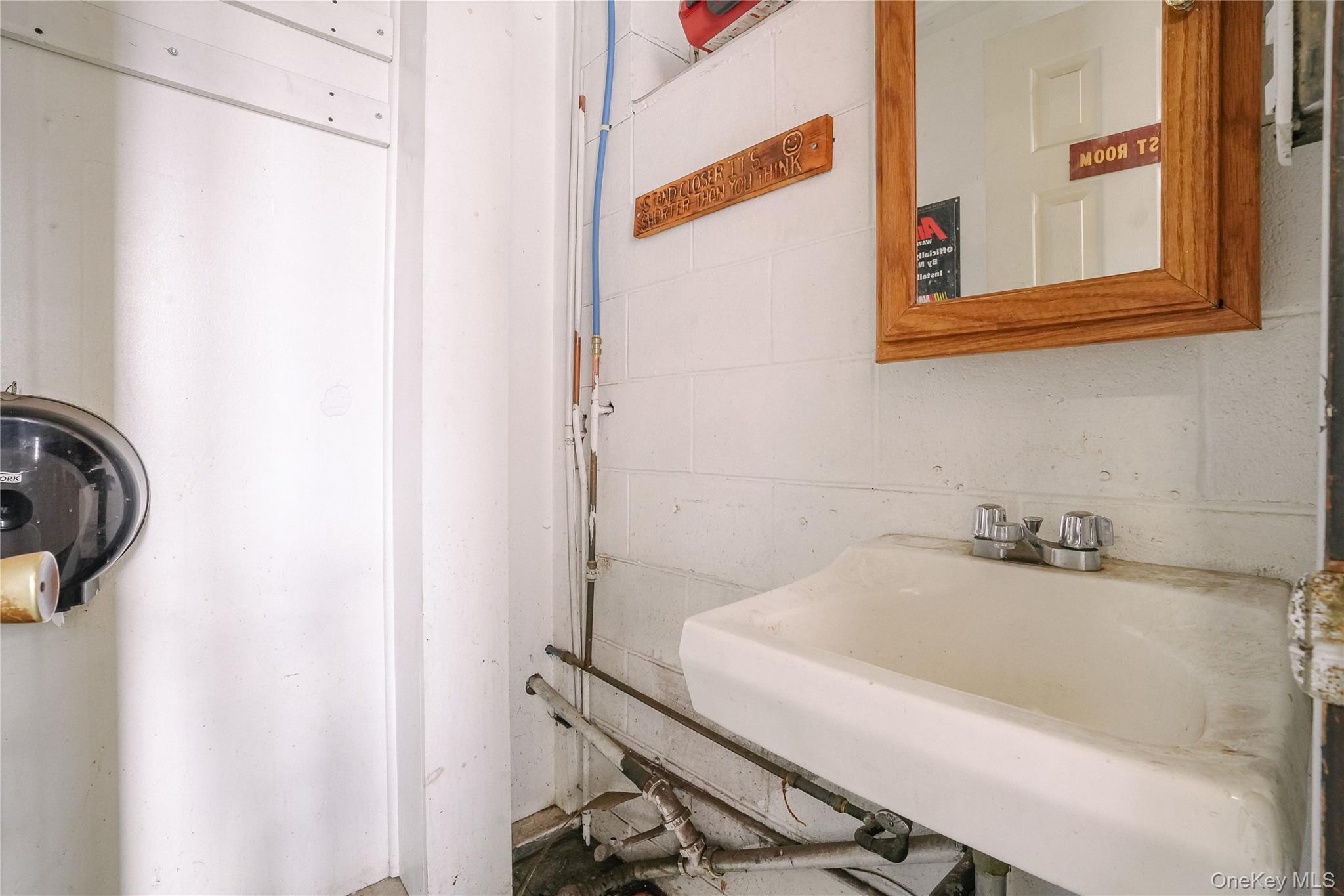 #19 photo, 334 Broadway, Kingston , NY 12401