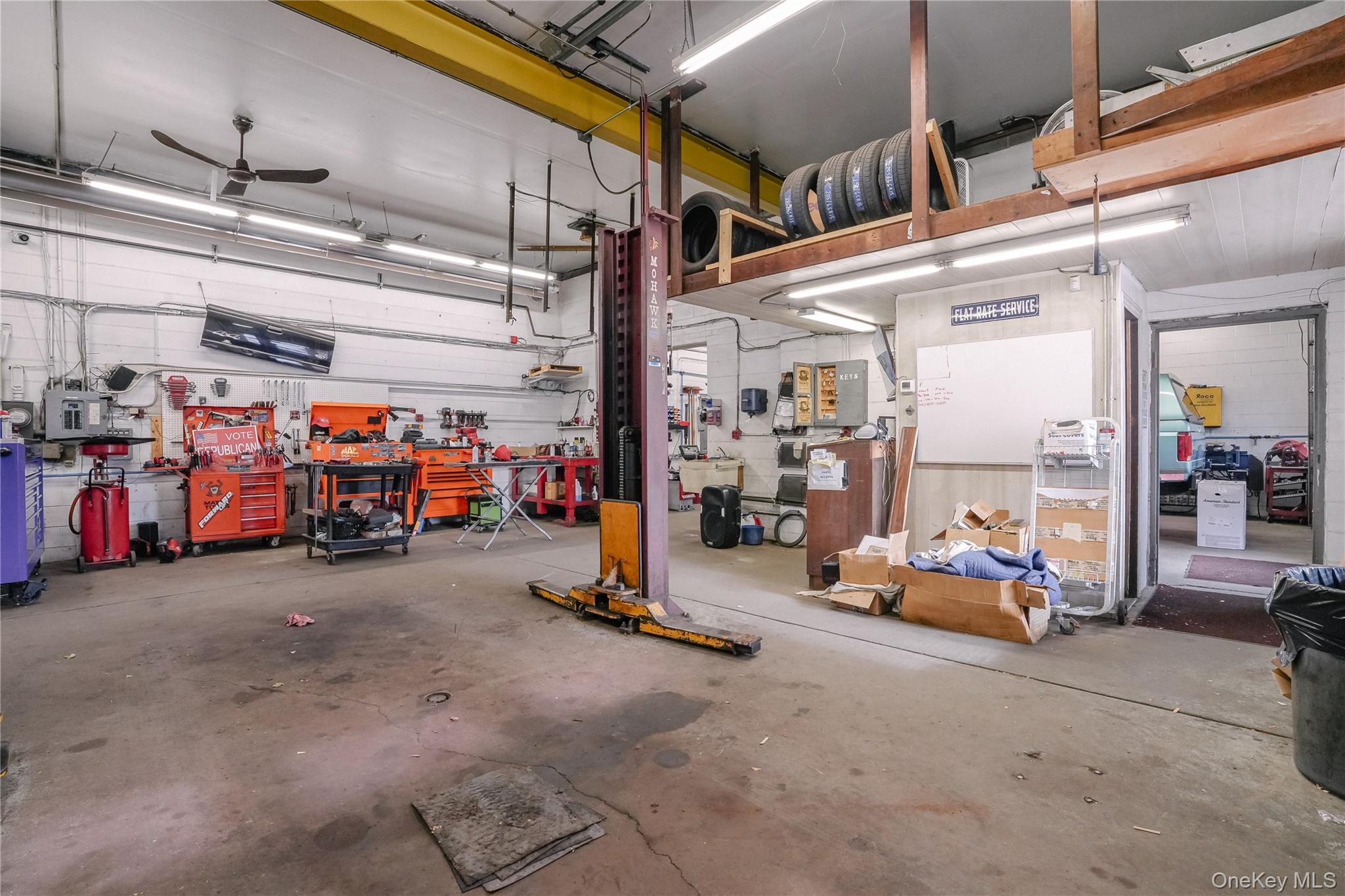 #6 photo, 334 Broadway, Kingston , NY 12401