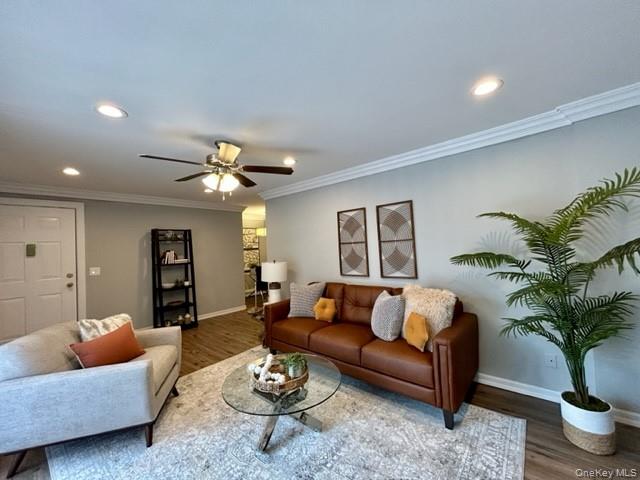 #5 photo, 45 Golden Avenue, سوفولك Deer Park , NY 11729