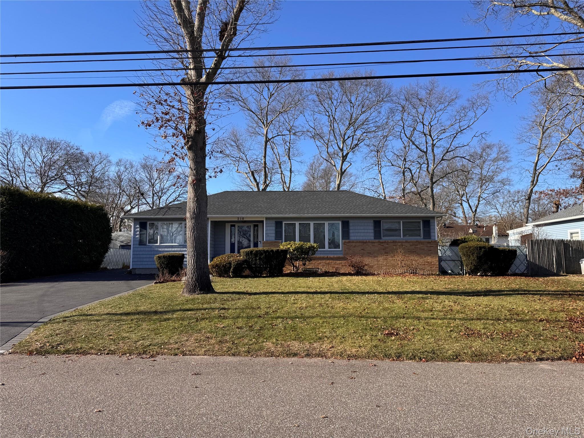 #4 photo, 210 Schoenfeld Boulevard, Patchogue , NY 11772