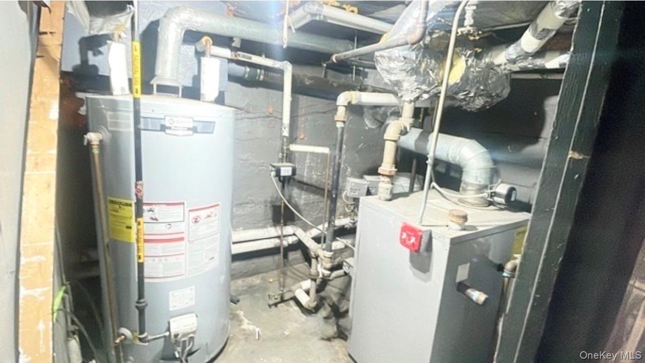 #8 photo, 6902 Roosevelt Avenue, Flushing , NY 11377