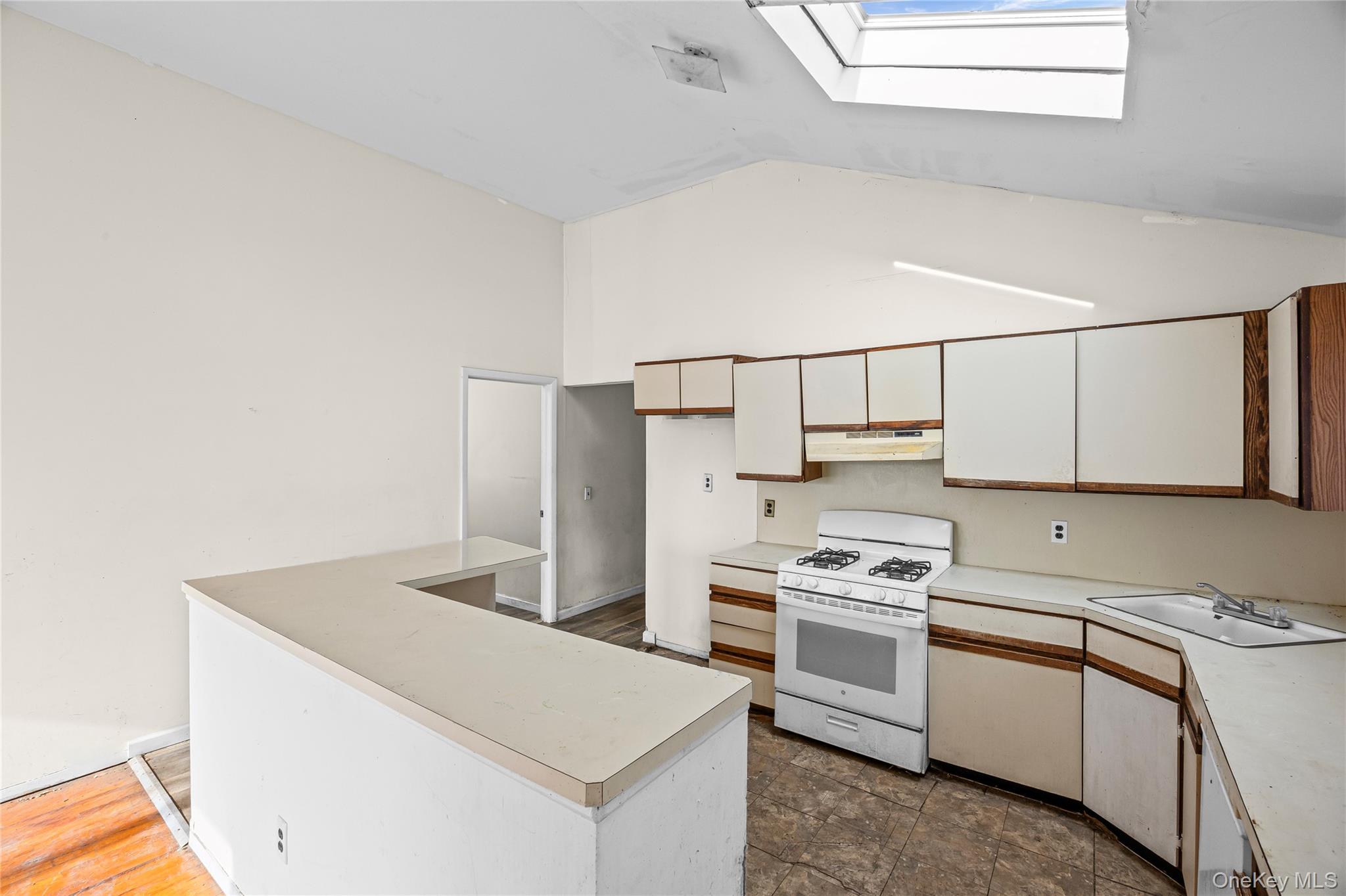 #10 photo, 259 W Hudson Street, Long Beach , NY 11561