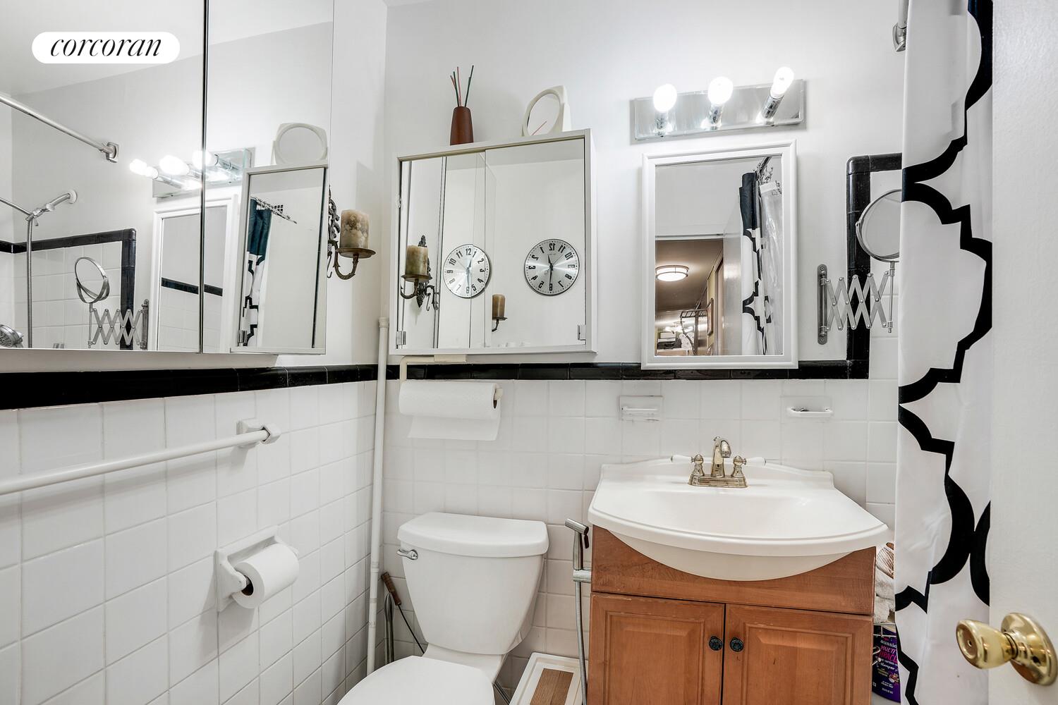 #9 photo, 2475 W 16TH Street, Gravesend , NY 11214