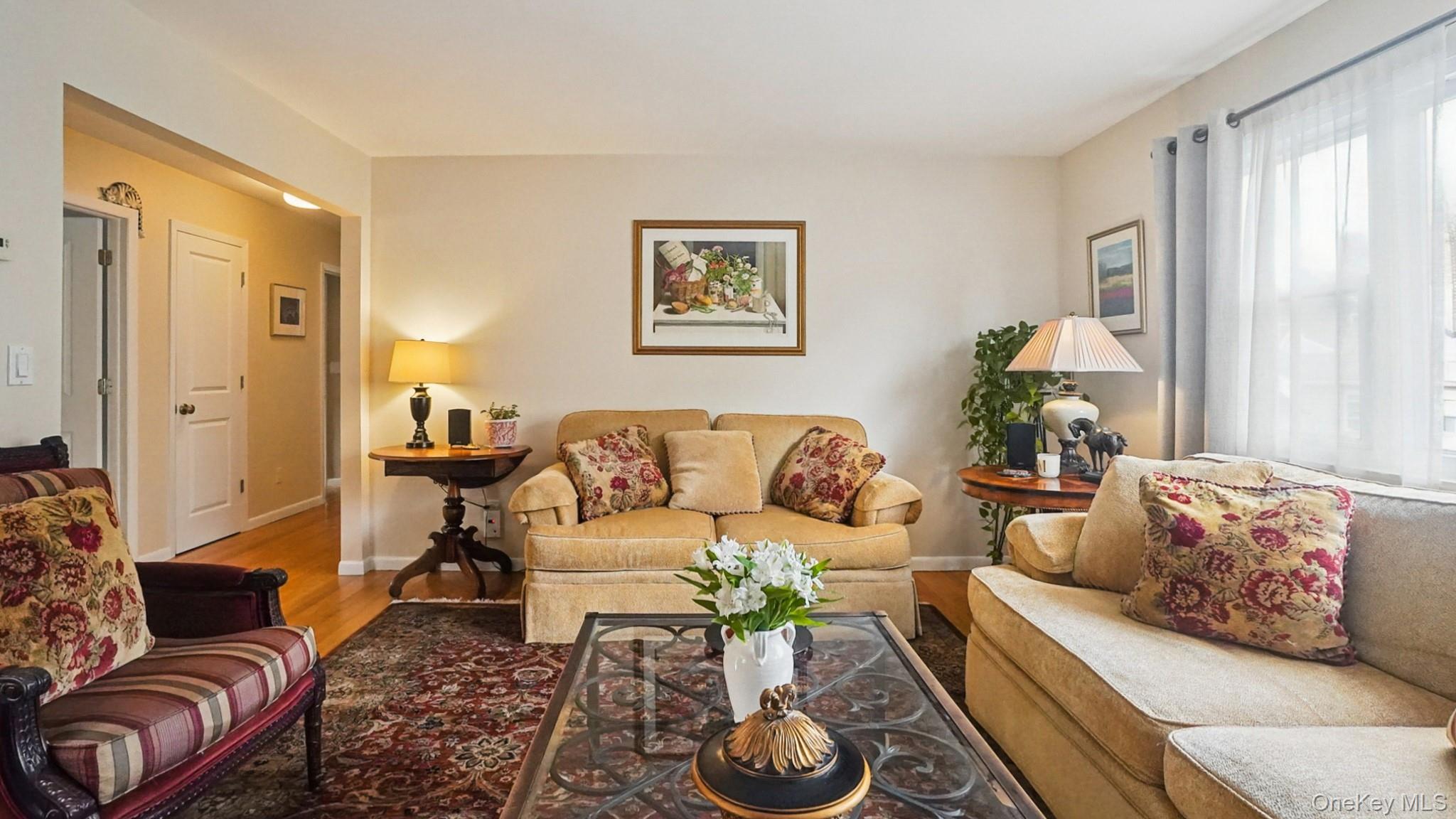 #3 photo, 100 E Sunnyside Lane, Irvington , NY 10533