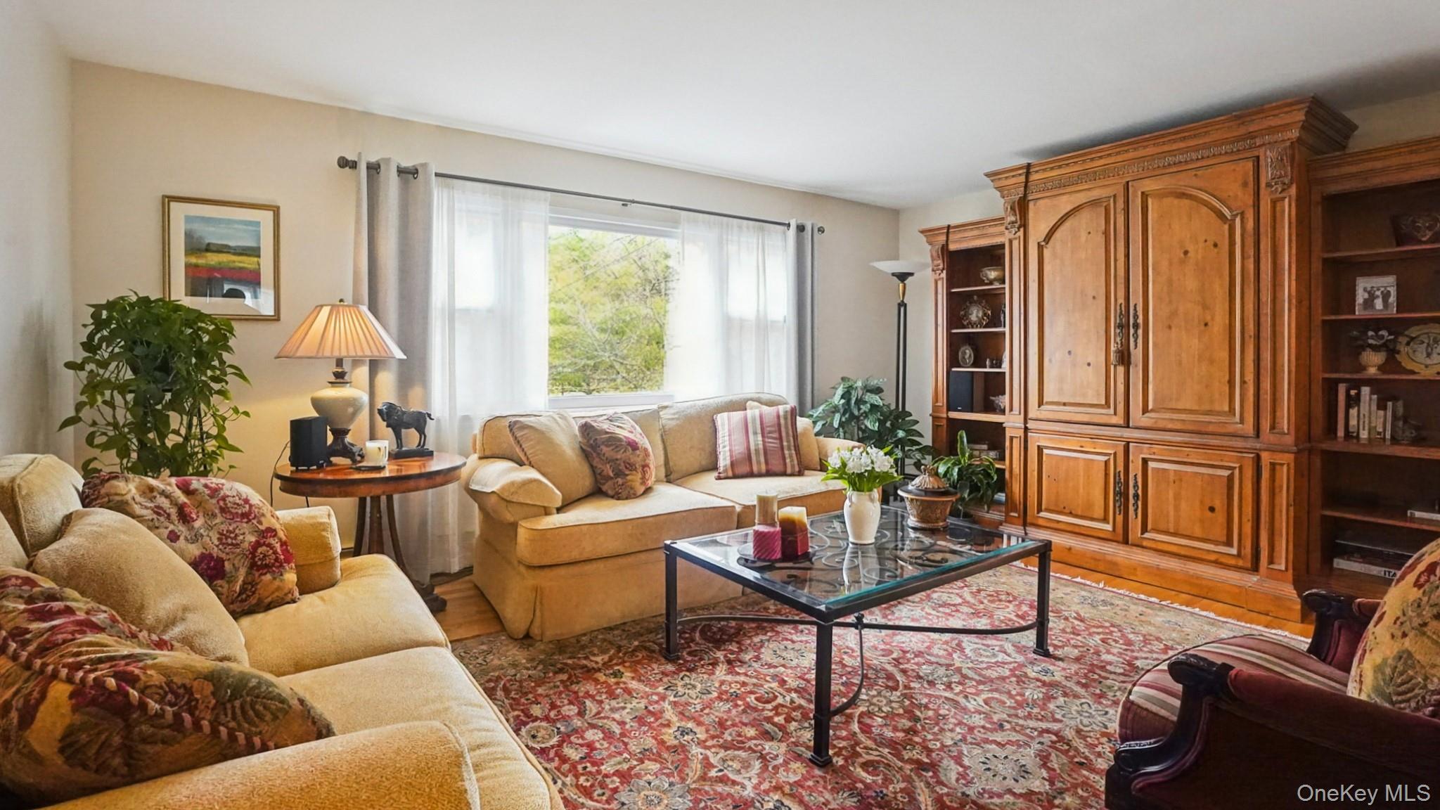 #4 photo, 100 E Sunnyside Lane, Irvington , NY 10533