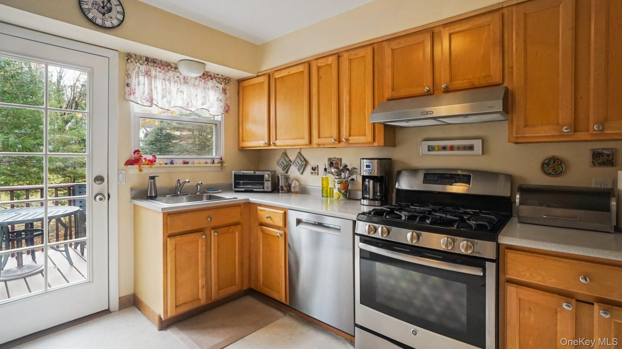 #6 photo, 100 E Sunnyside Lane, Irvington , NY 10533