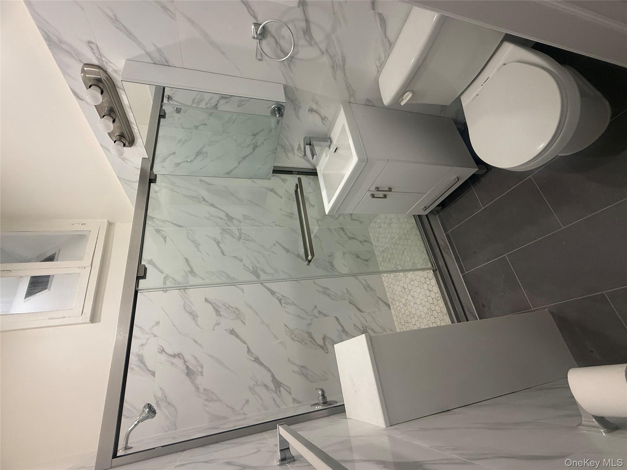 #2 photo, 151 Tulip Avenue, 長島 花卉園 Floral Park , NY 11001