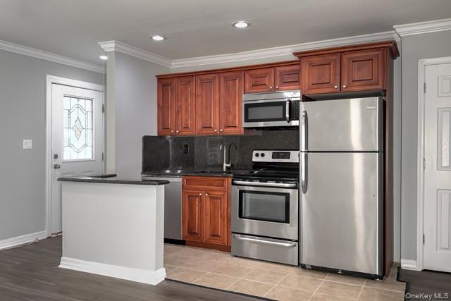 #2 photo, 184 Hallock Road, سوفولك Lake Grove , NY 11755