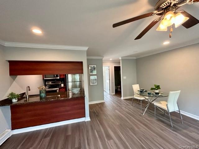 #2 photo, 184 Hallock Road, سوفولك Lake Grove , NY 11755