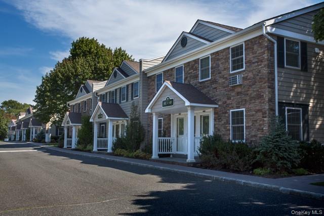 #3 photo, 184 Hallock Road, سوفولك Lake Grove , NY 11755