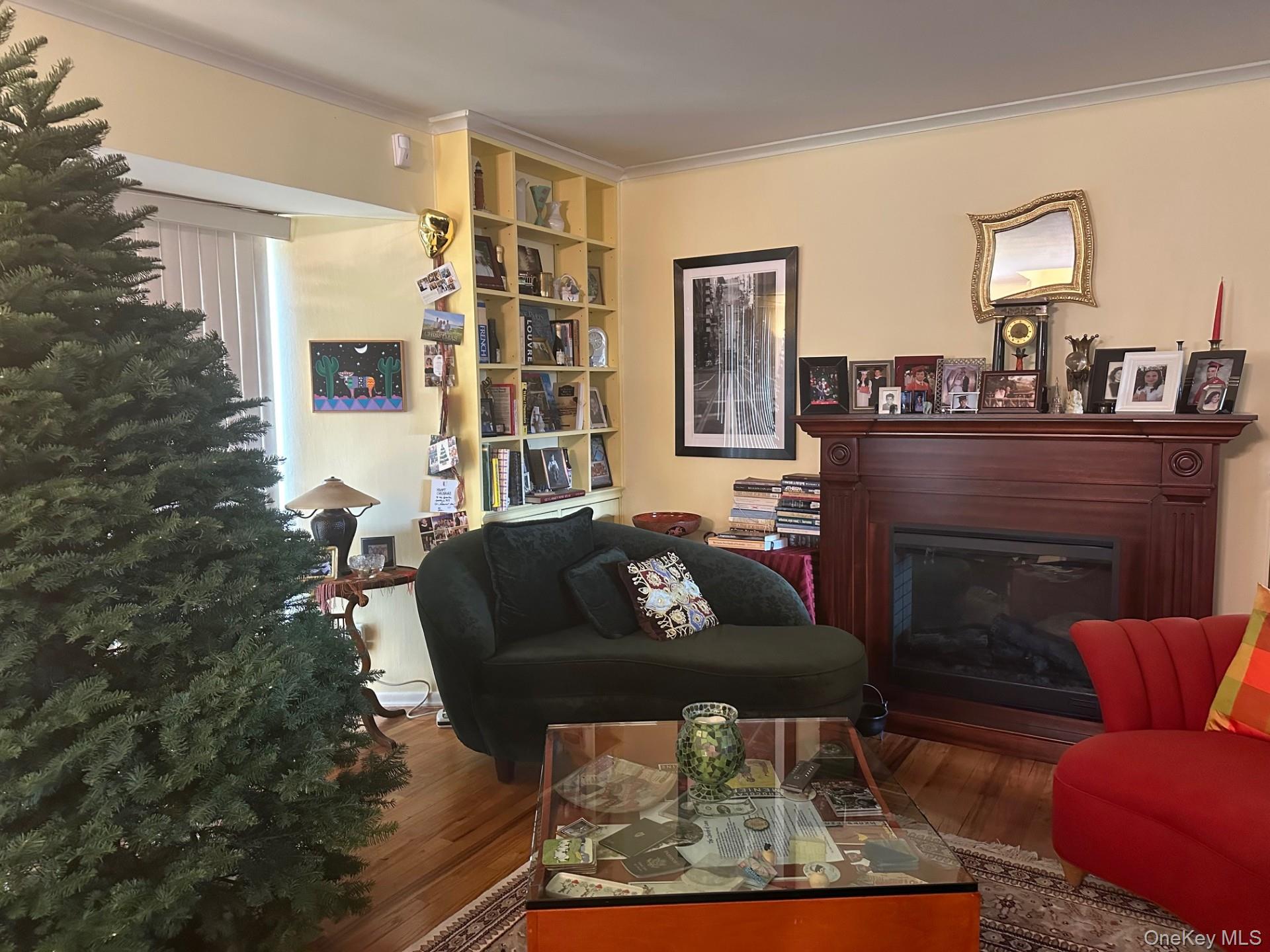 #2 photo, 75 Melanie Lane, Syosset , NY 11791