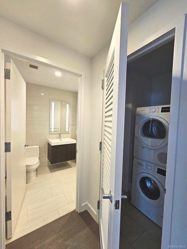 #6 photo, 131-03 40th Road, Flushing , NY 11354