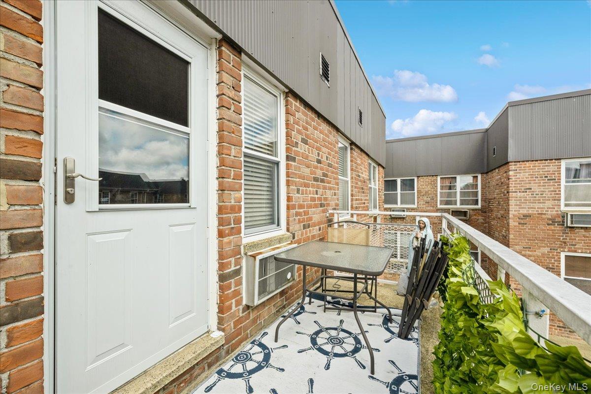 #17 photo, 2 Fowler Avenue, ناسو Lynbrook , NY 11563