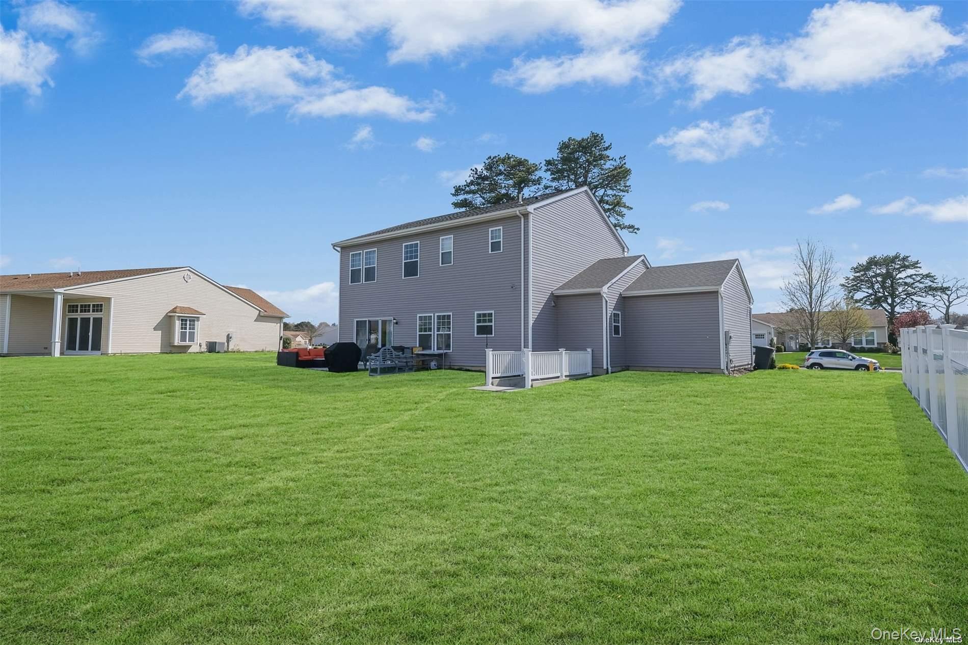 #5 photo, 7 Pondview Circle, Shirley , NY 11967