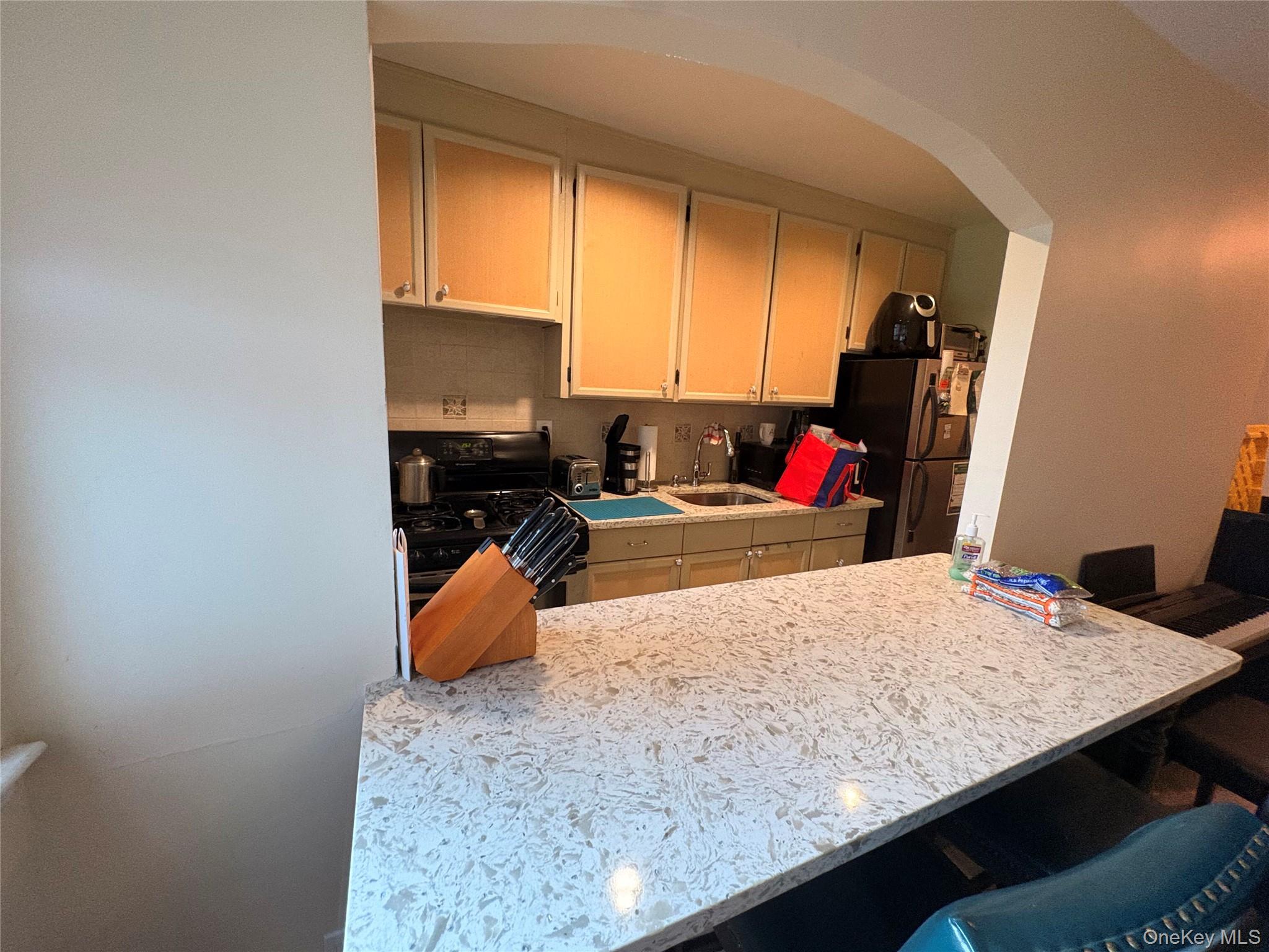 #3 photo, 25 Elizabeth Street, Farmingdale , NY 11735