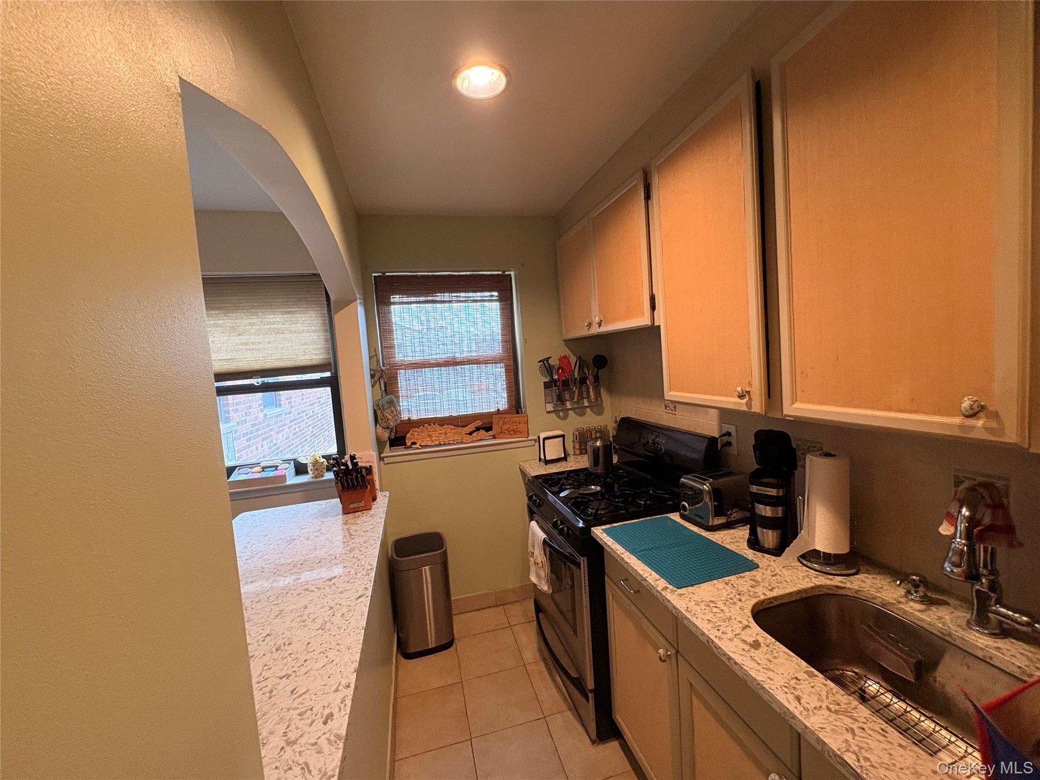 #4 photo, 25 Elizabeth Street, Farmingdale , NY 11735