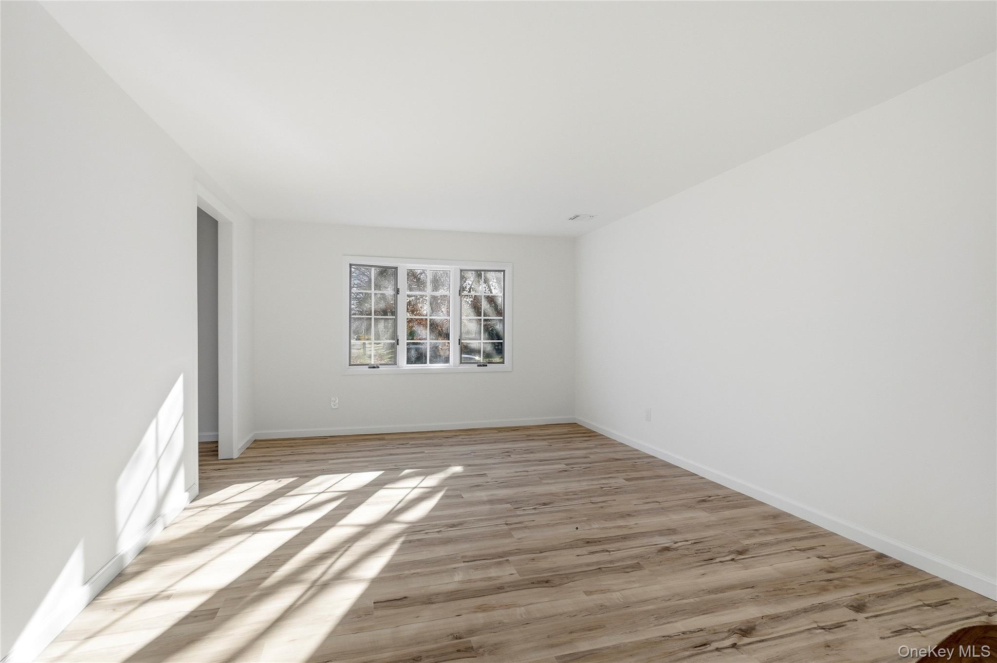 #16 photo, 231 Sunflower Lane, 東長島 Islandia , NY 11749