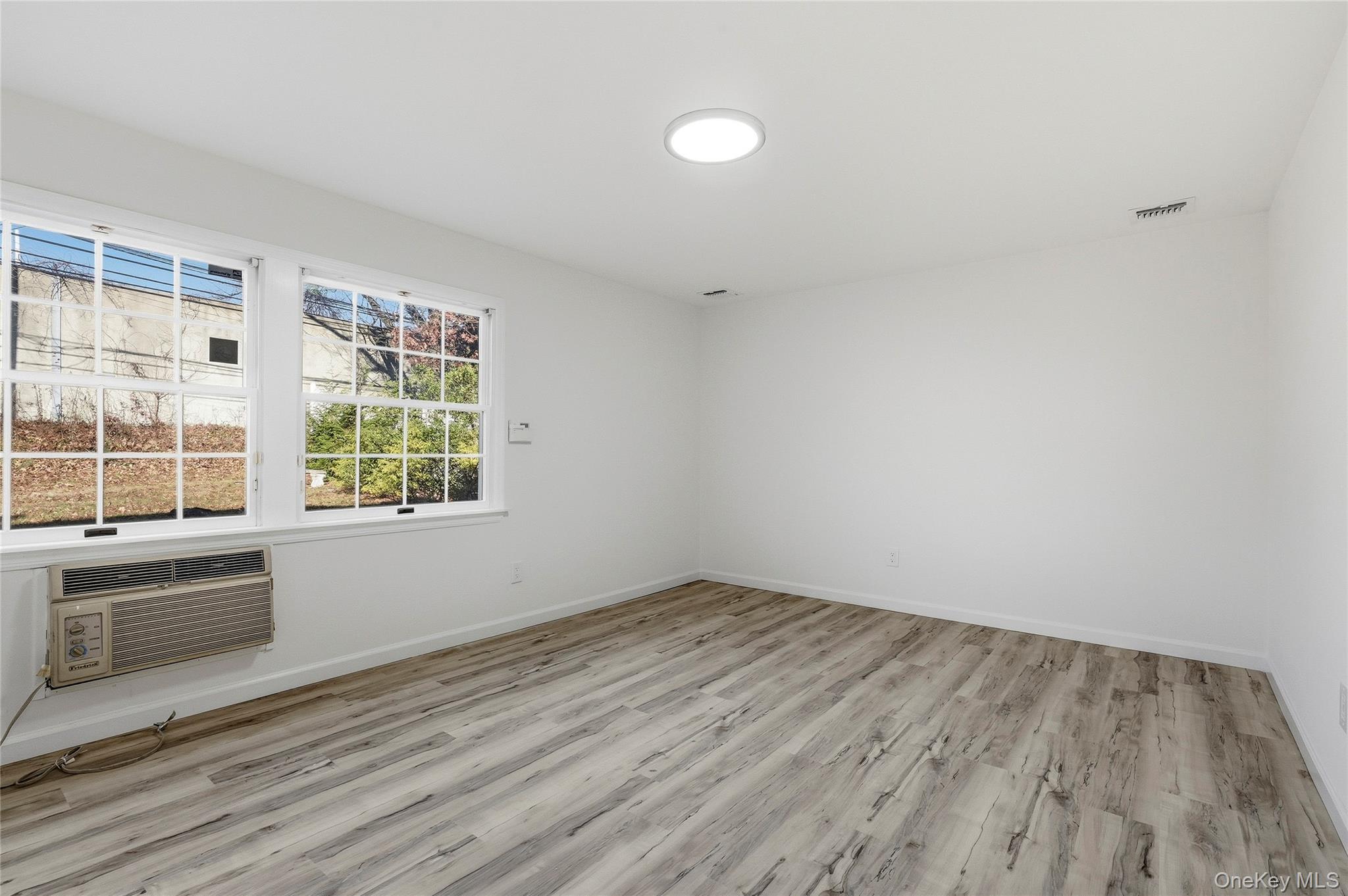 #18 photo, 231 Sunflower Lane, 東長島 Islandia , NY 11749