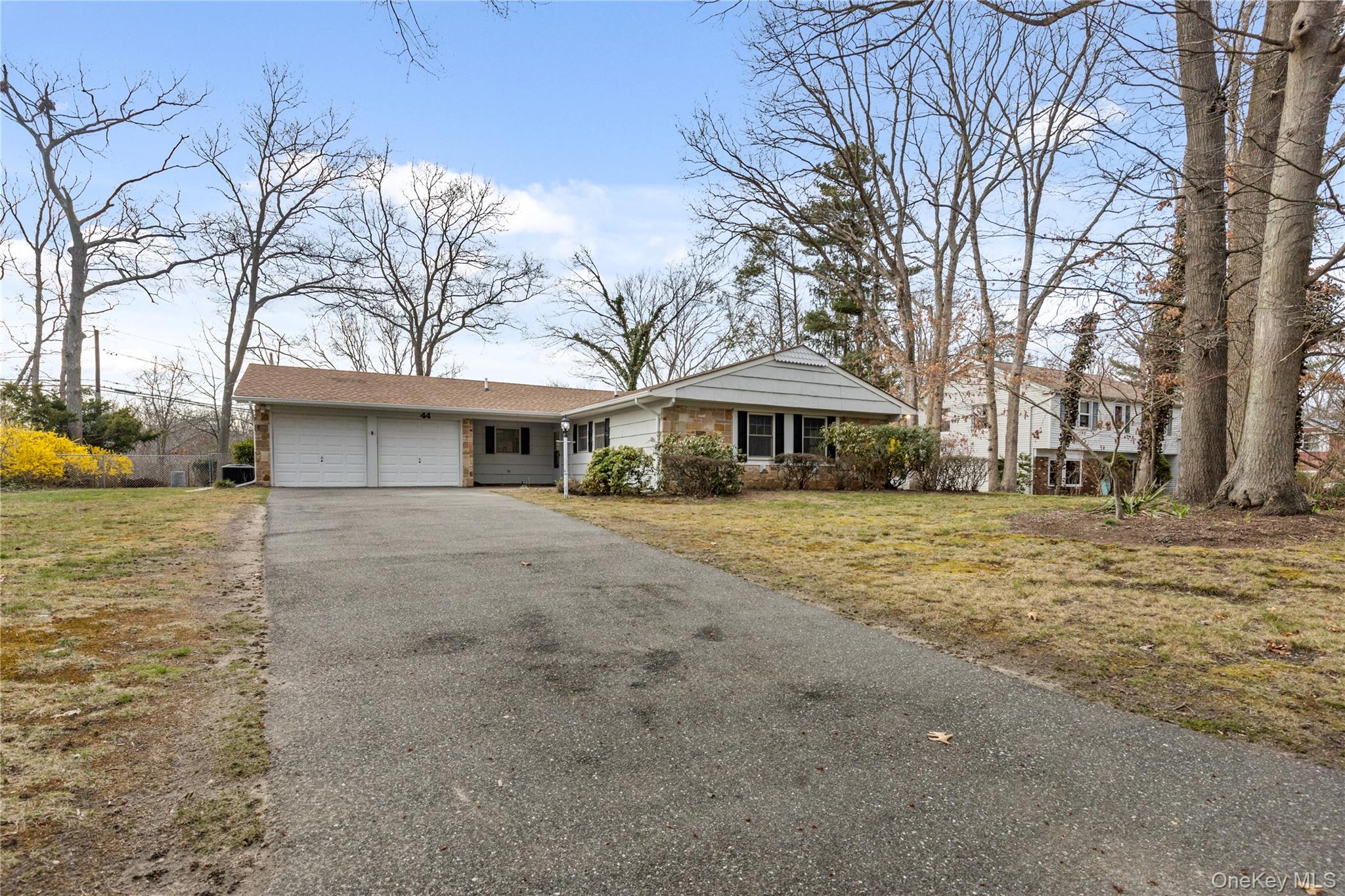 #2 photo, 44 Sycamore Circle, سوفولك Stony Brook , NY 11790