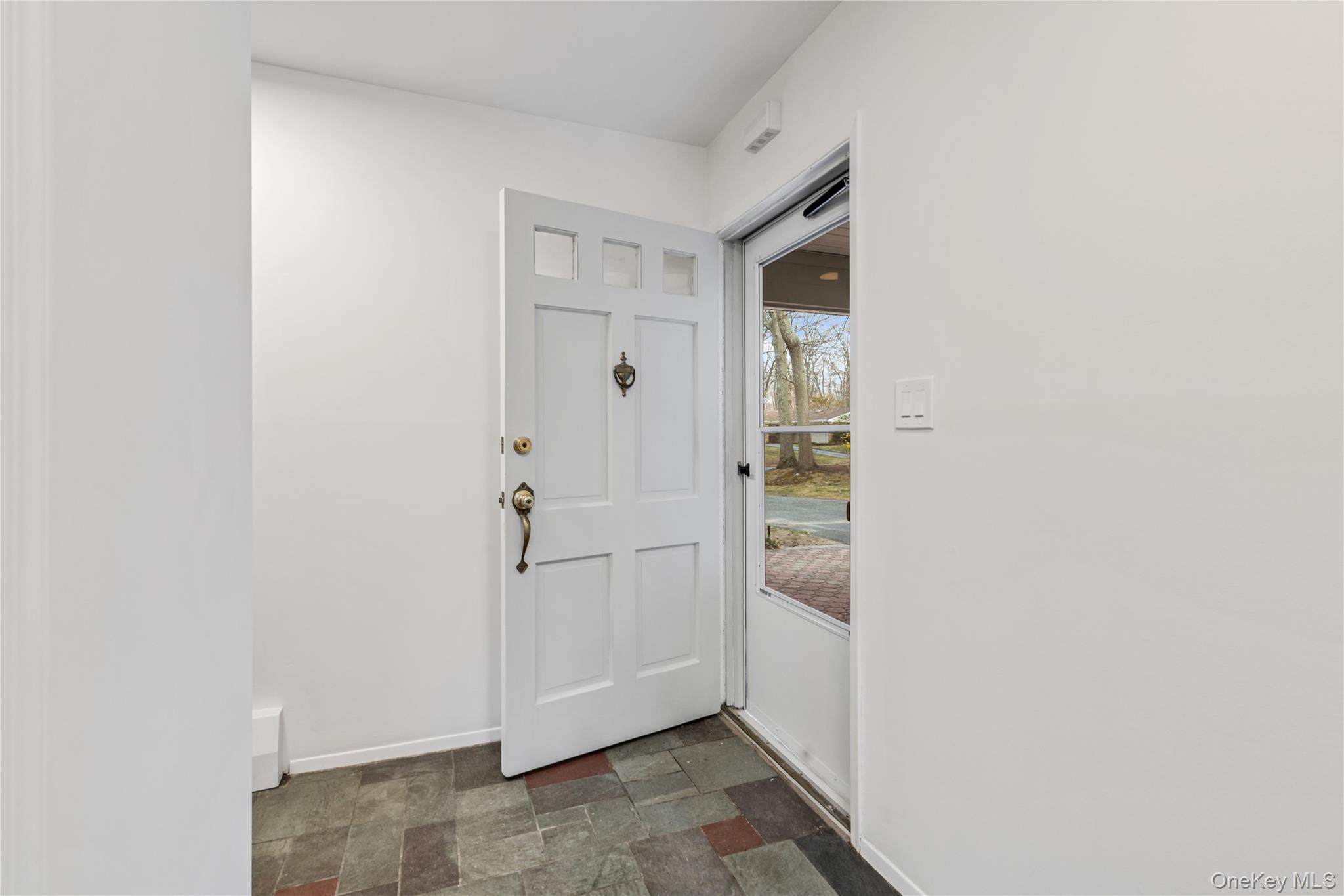 #4 photo, 44 Sycamore Circle, سوفولك Stony Brook , NY 11790