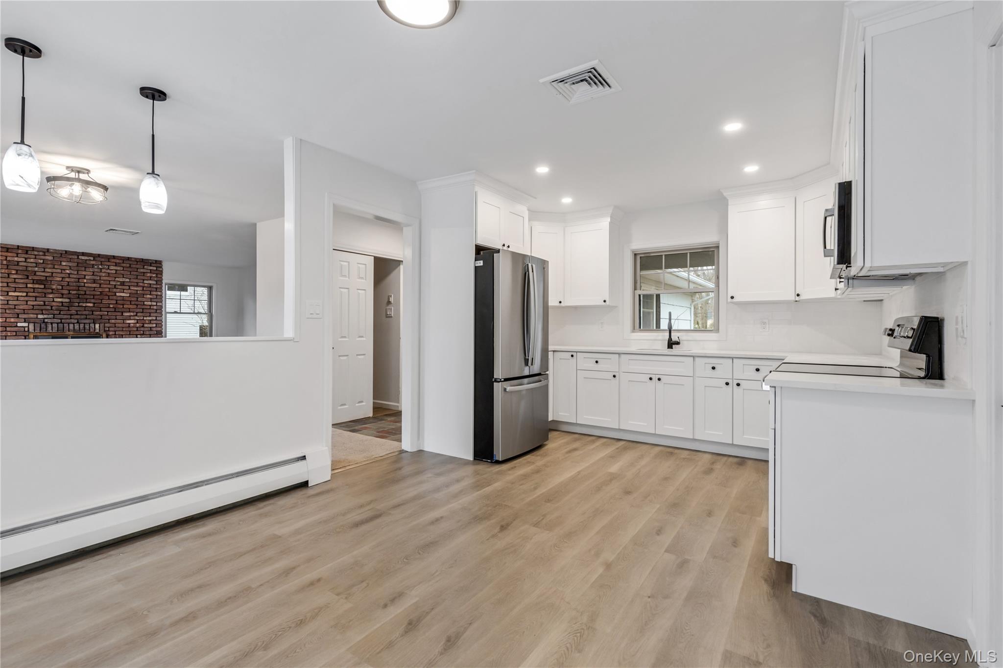 #5 photo, 44 Sycamore Circle, سوفولك Stony Brook , NY 11790