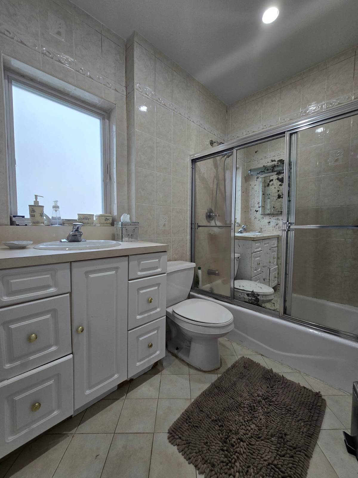 #13 photo, 1967 EAST 18, MADISON , NY 11229