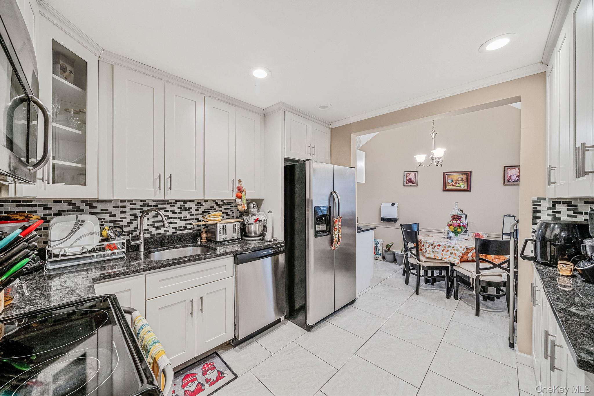 #9 photo, 38 Farm Lane, ناسو Levittown , NY 11756