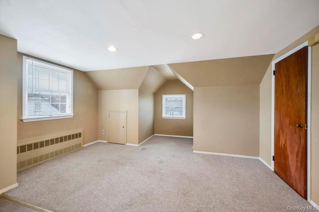 #16 photo, 203 Green Valley Road, ناسو East Meadow , NY 11554