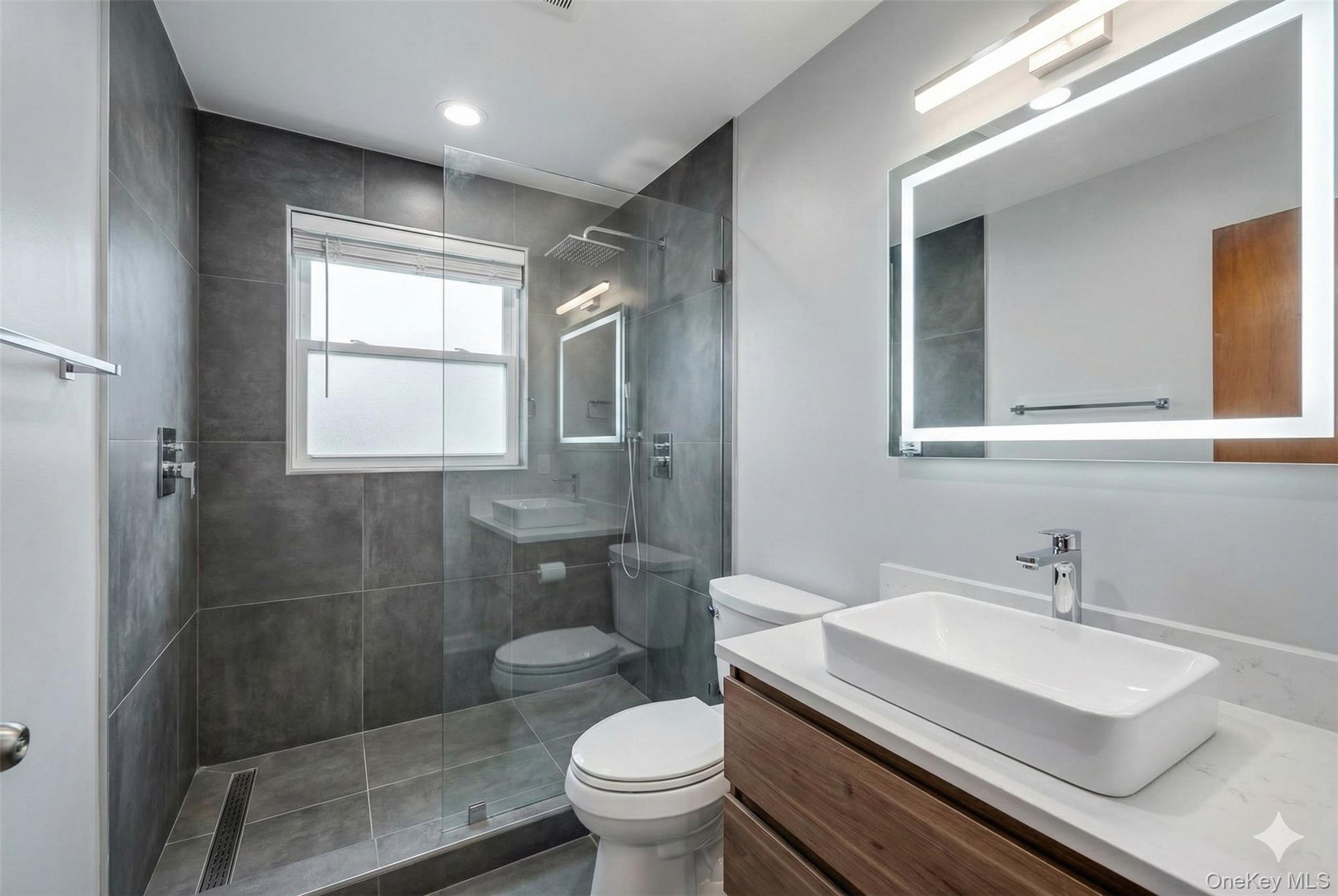 #19 photo, 203 Green Valley Road, ناسو East Meadow , NY 11554