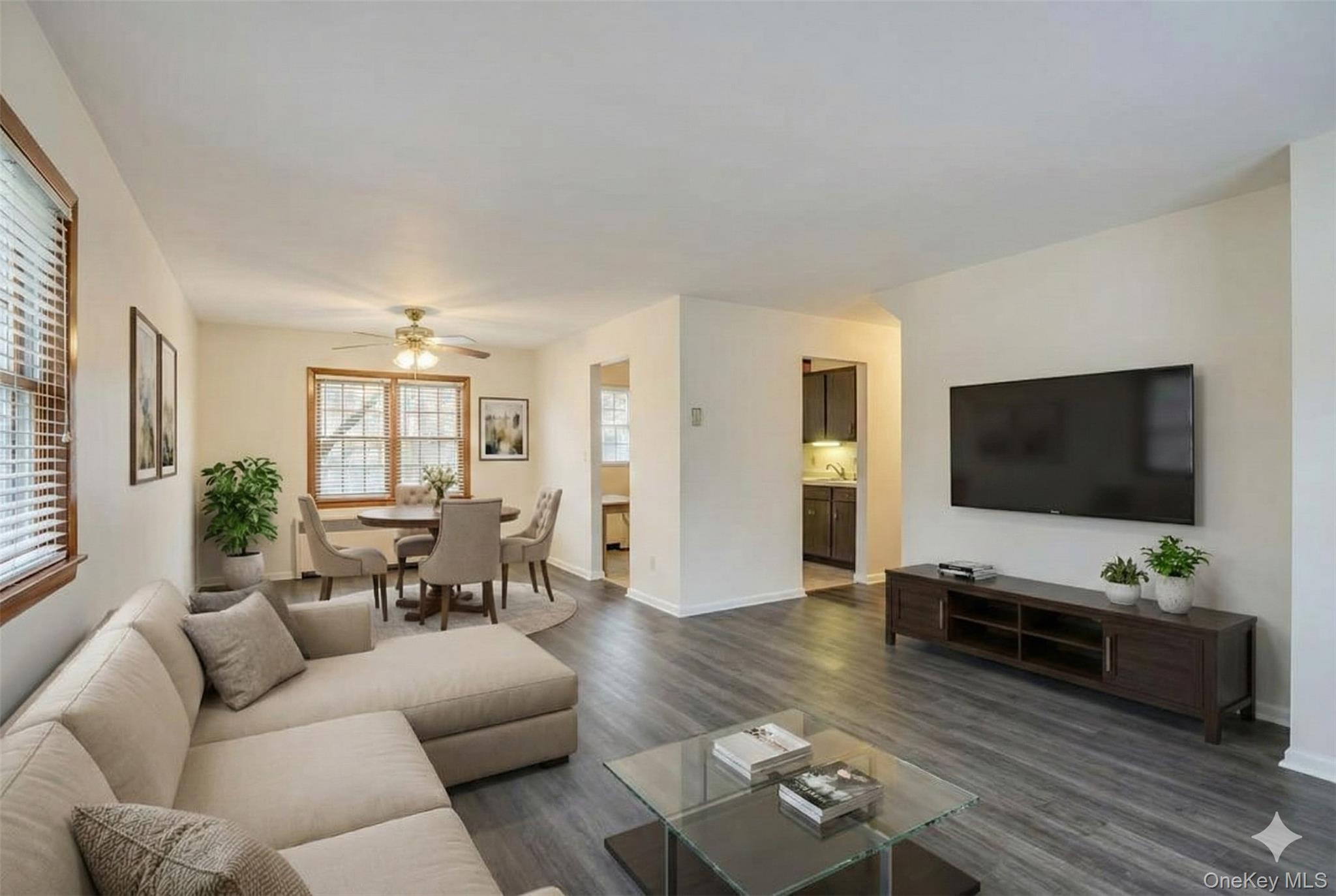 #5 photo, 203 Green Valley Road, ناسو East Meadow , NY 11554