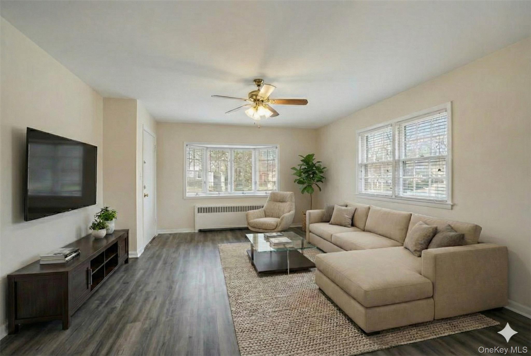 #6 photo, 203 Green Valley Road, ناسو East Meadow , NY 11554