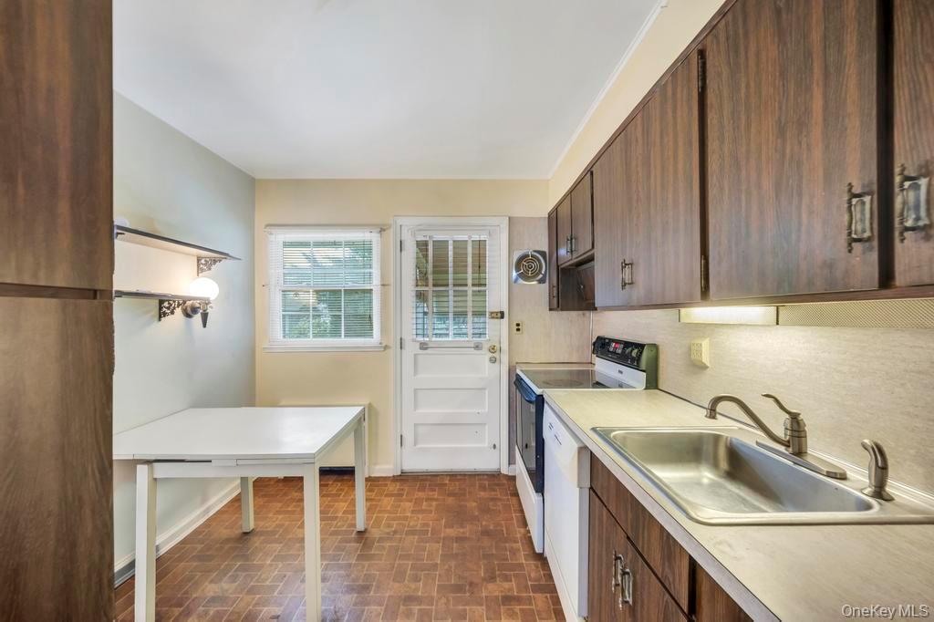 #8 photo, 203 Green Valley Road, ناسو East Meadow , NY 11554