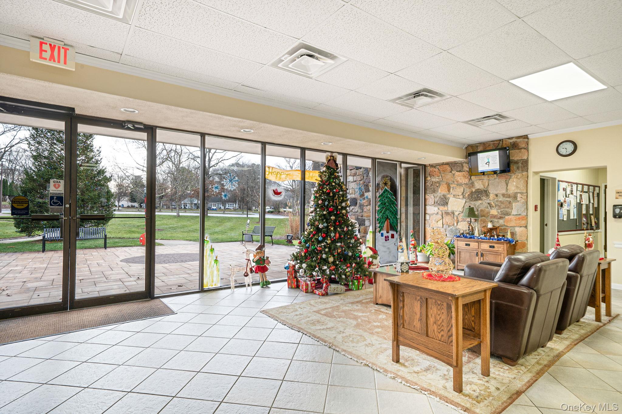 #19 photo, 380 Woodbridge Drive, Ridge , NY 11961