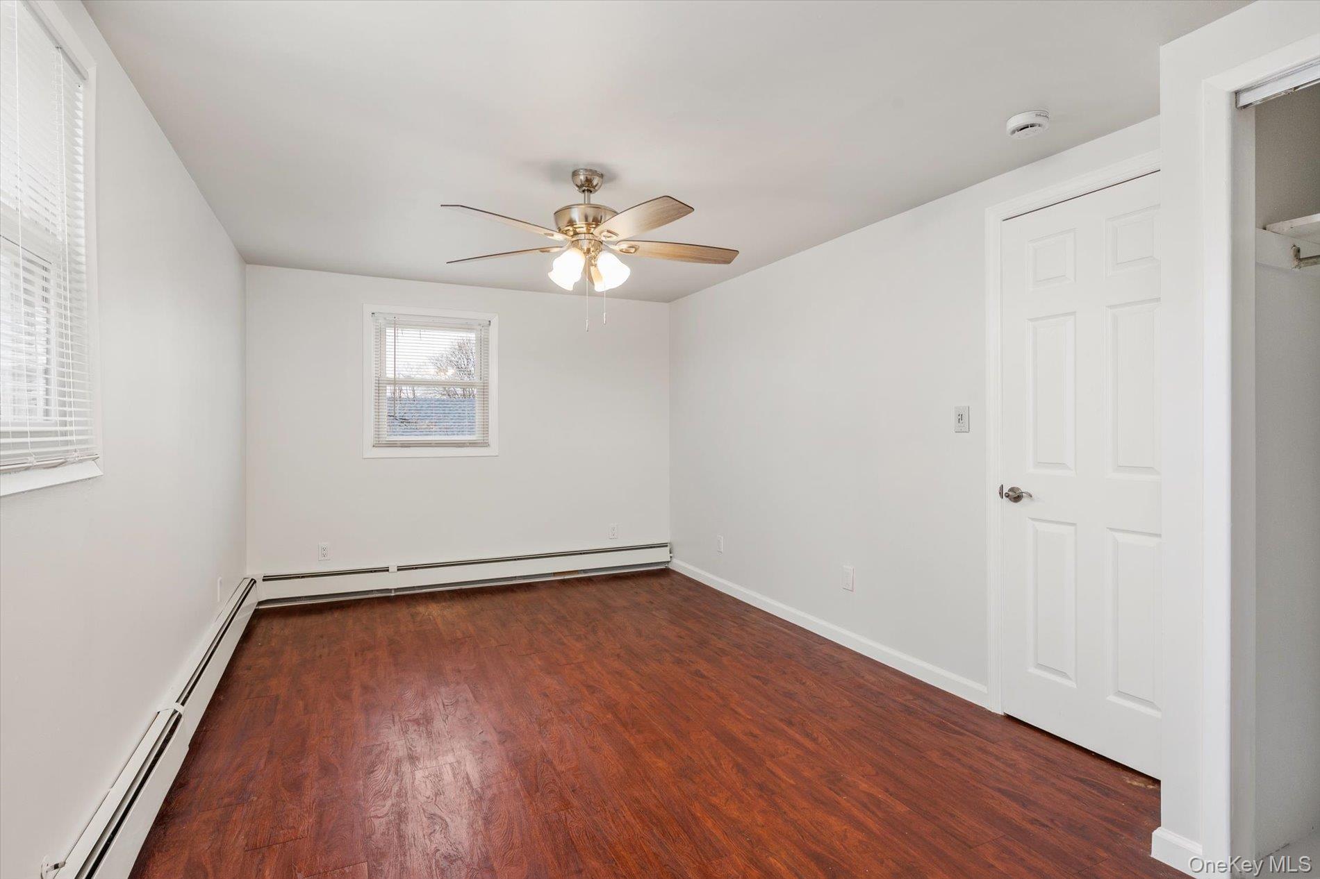 #12 photo, 20 Kenneth Avenue, 長島 Bellmore , NY 11710