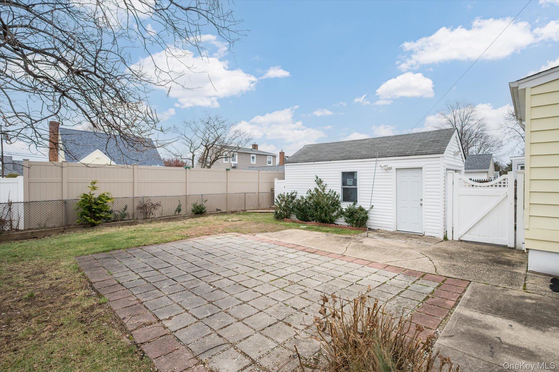 #19 photo, 20 Kenneth Avenue, 長島 Bellmore , NY 11710