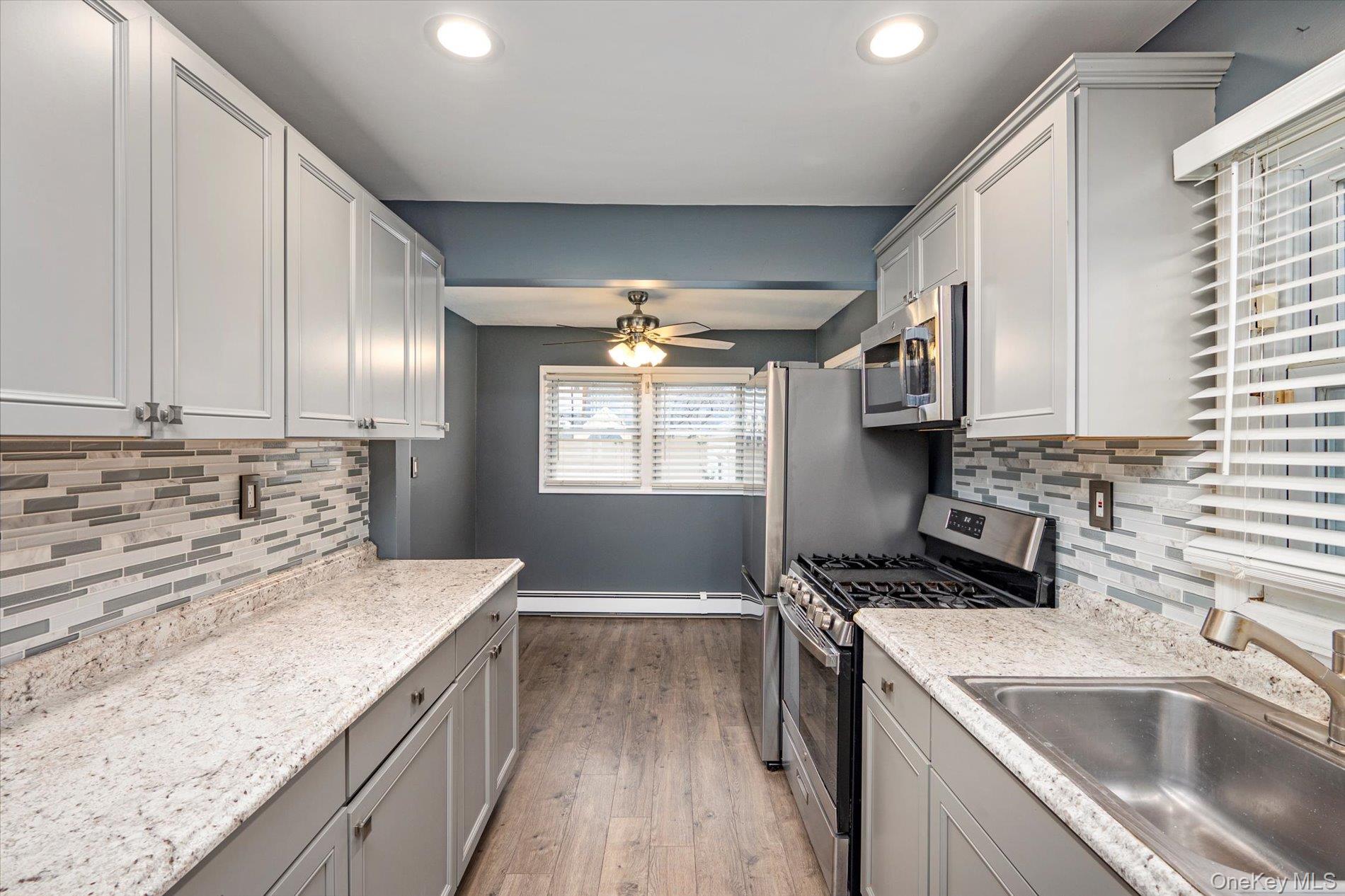 #4 photo, 20 Kenneth Avenue, 長島 Bellmore , NY 11710