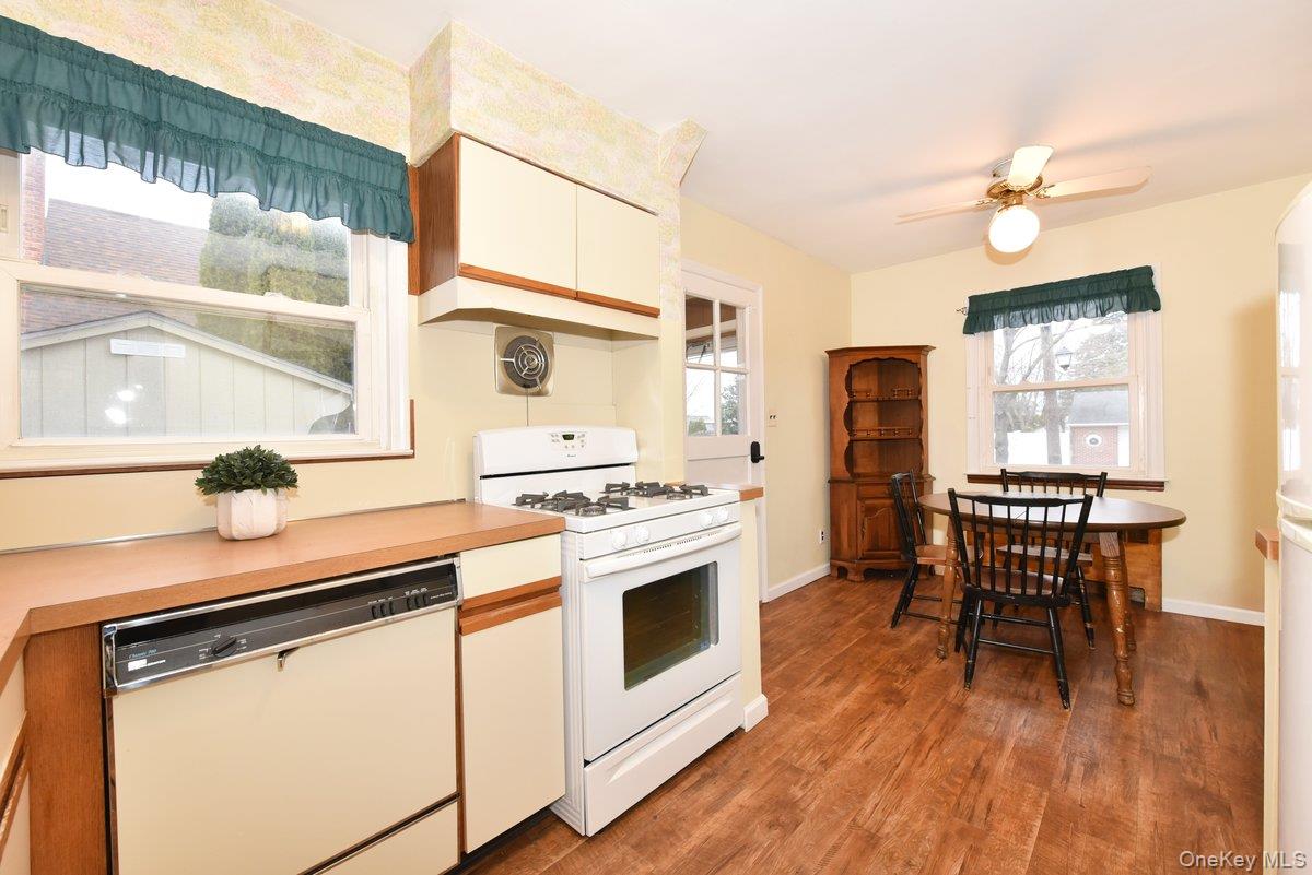 #12 photo, 135 Barwick Boulevard, Mineola , NY 11501