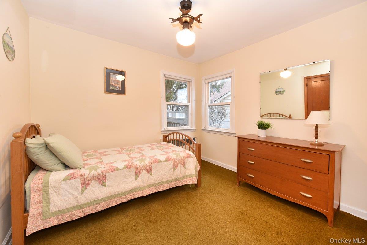 #17 photo, 135 Barwick Boulevard, Mineola , NY 11501