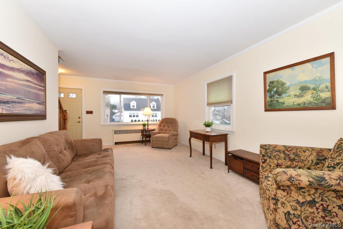 #8 photo, 135 Barwick Boulevard, Mineola , NY 11501