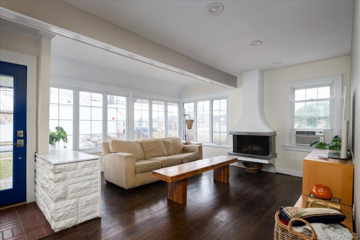 #3 photo, 48 Rosebud Avenue, 长岛 Merrick , NY 11566