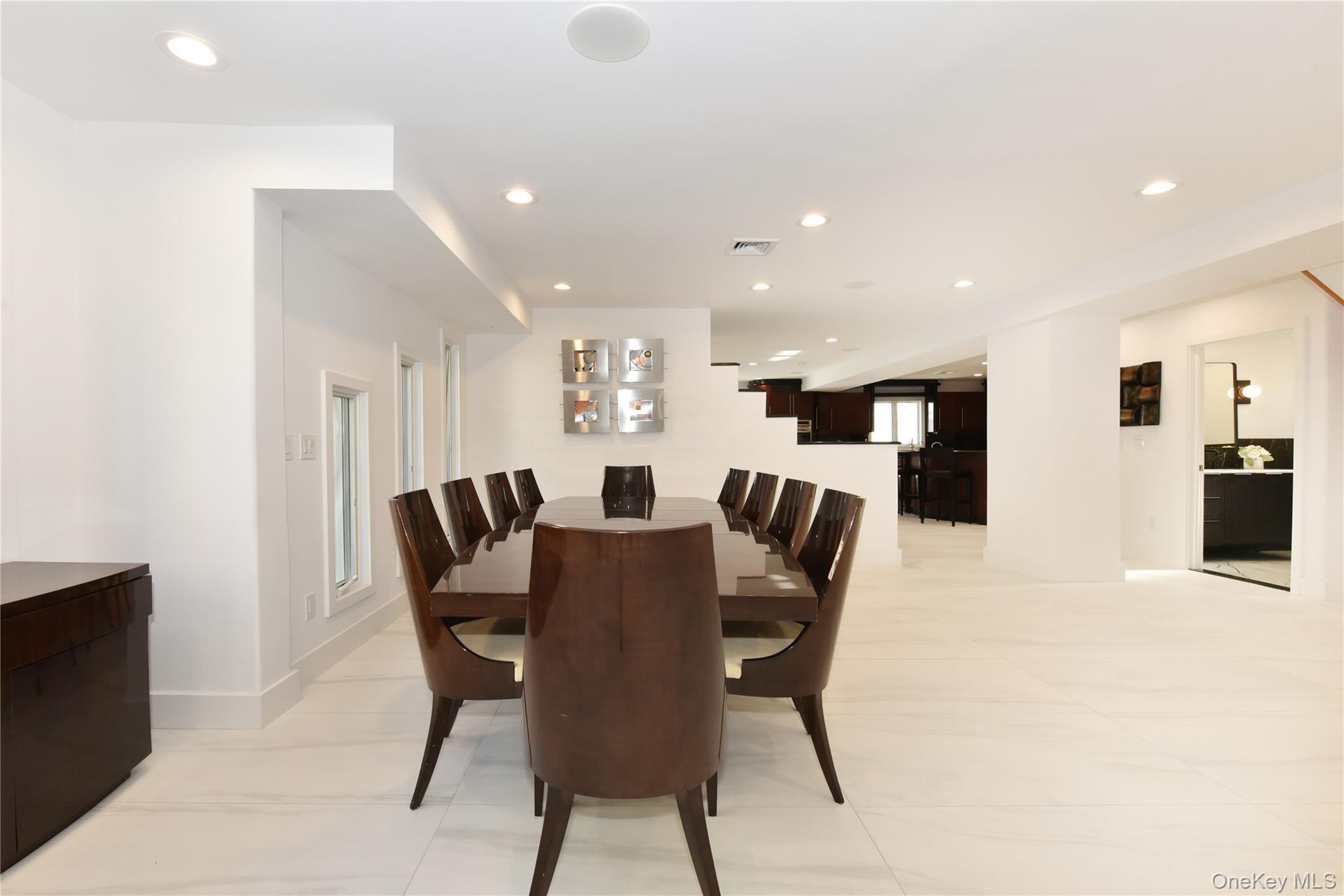 #13 photo, 85-35 Midland Parkway, קווינס Jamaica Estates , NY 11432