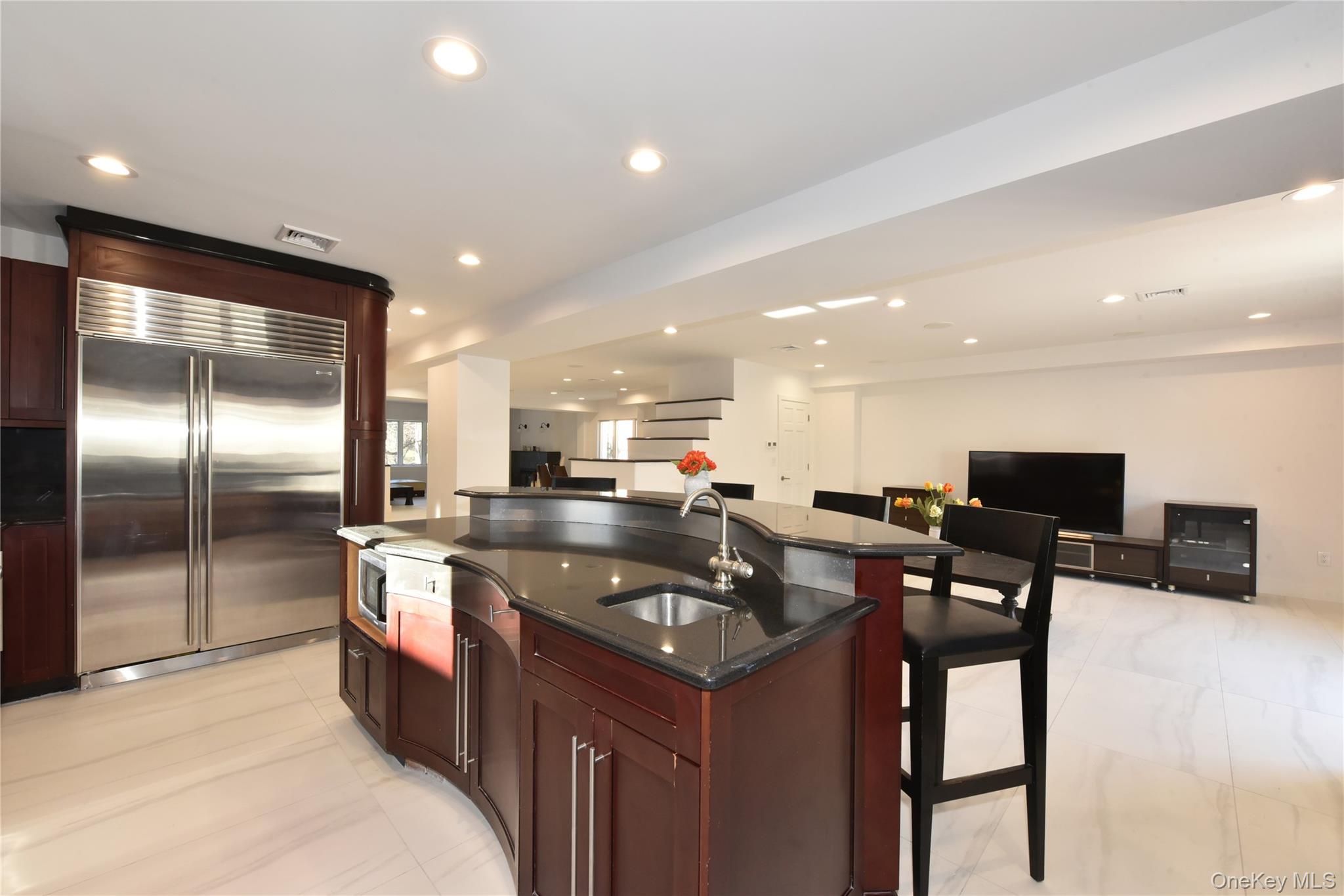 #19 photo, 85-35 Midland Parkway, קווינס Jamaica Estates , NY 11432