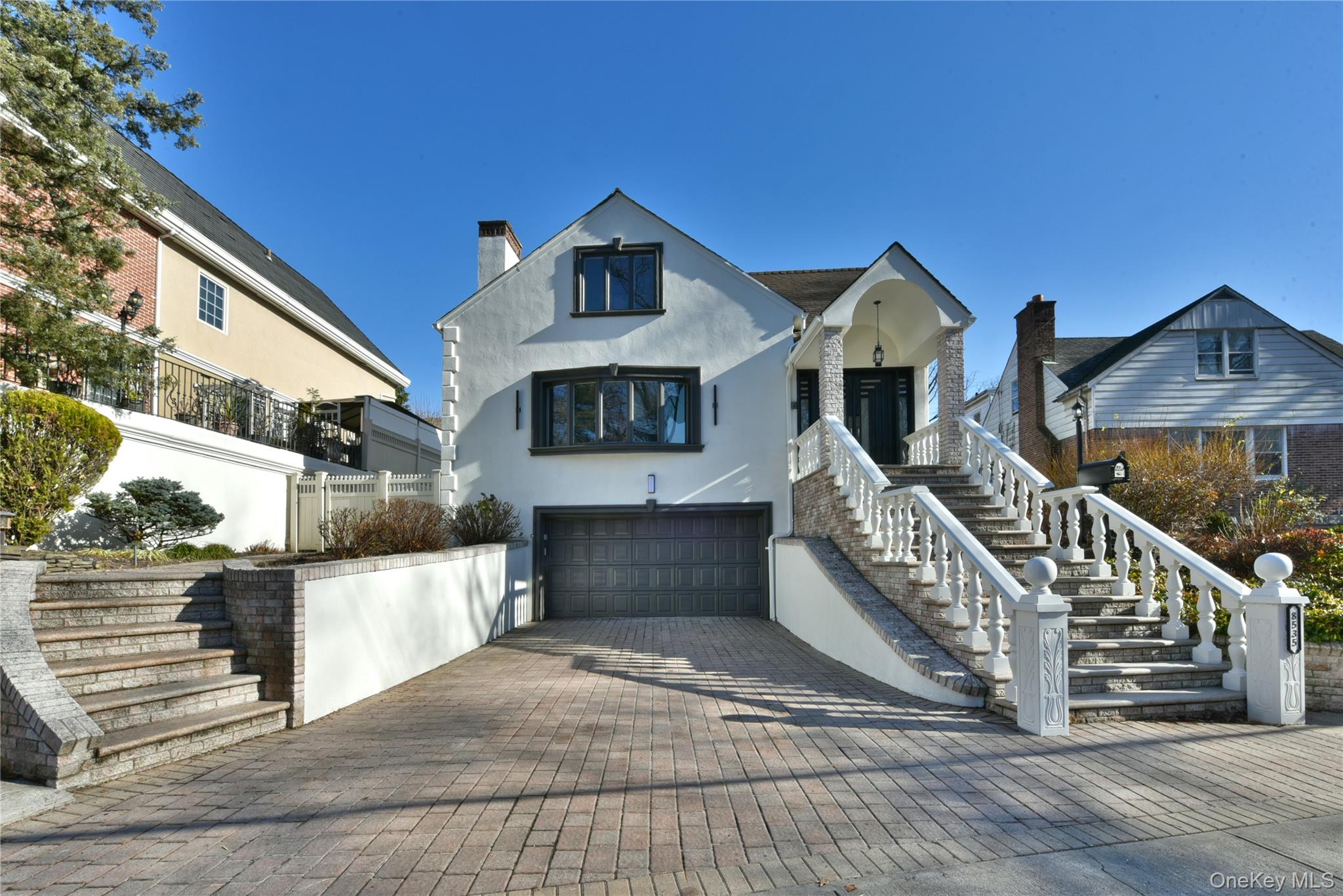 #2 photo, 85-35 Midland Parkway, קווינס Jamaica Estates , NY 11432