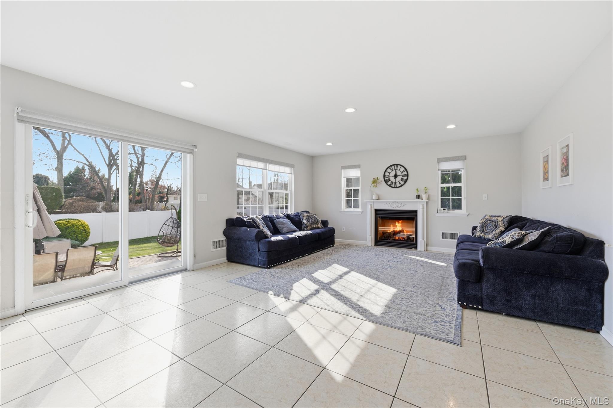 #13 photo, 1762 Esposito Court, 長島 East Meadow , NY 11554