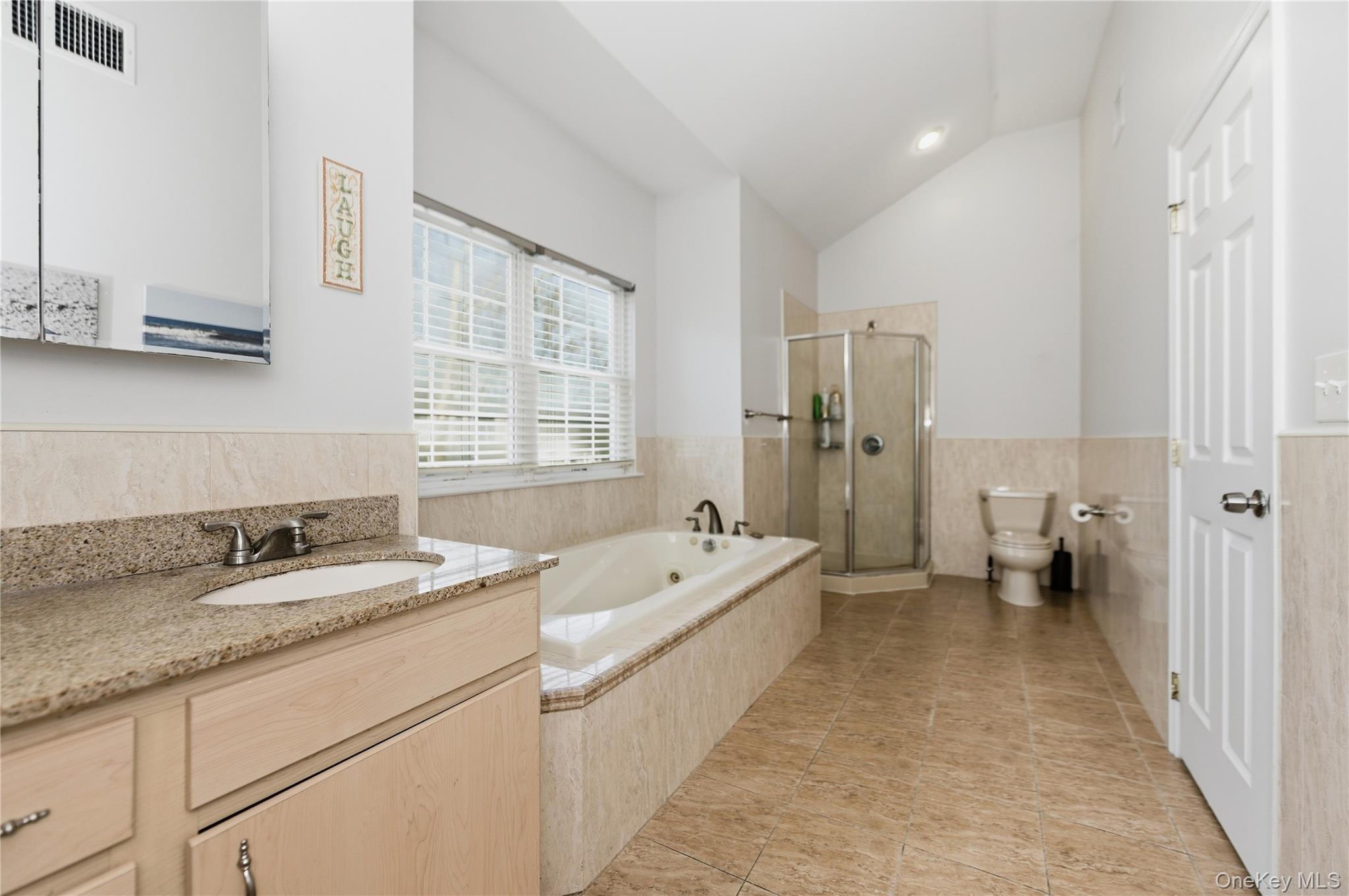 #20 photo, 1762 Esposito Court, 長島 East Meadow , NY 11554