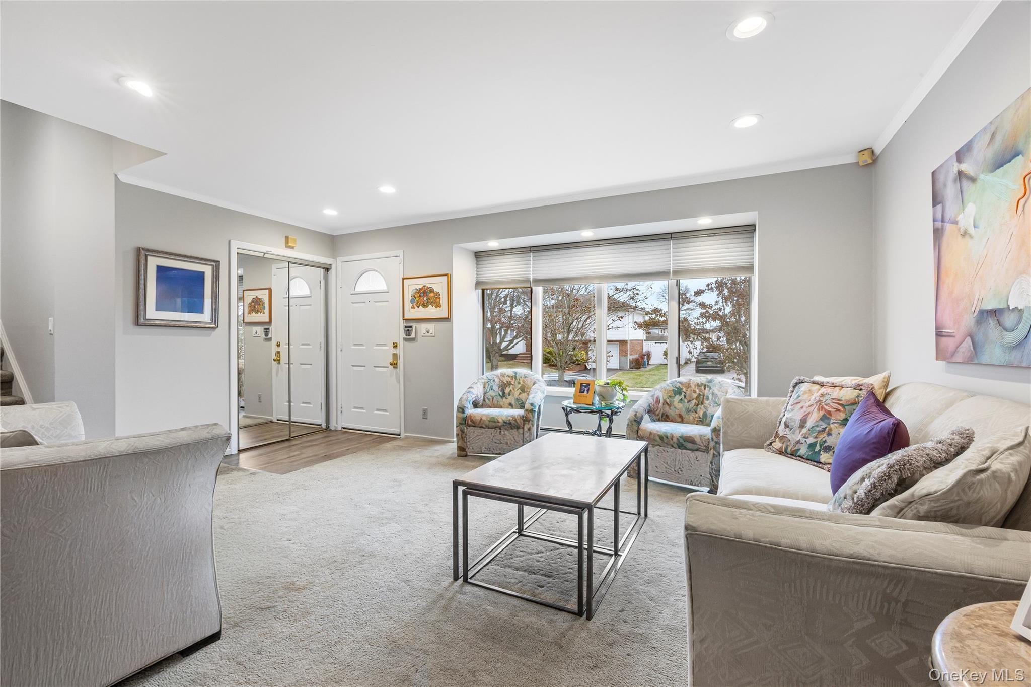 #3 photo, 18 Roxbury Avenue, 長島 Plainview , NY 11803